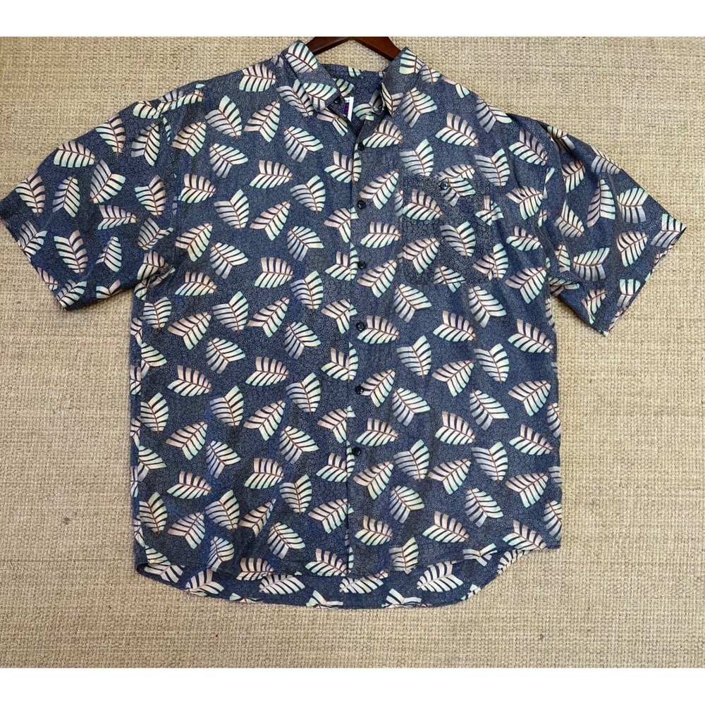 Vintage Hawaiian Shirt Mens XL Gray Leaf Print 100% Silk Floral Button Up